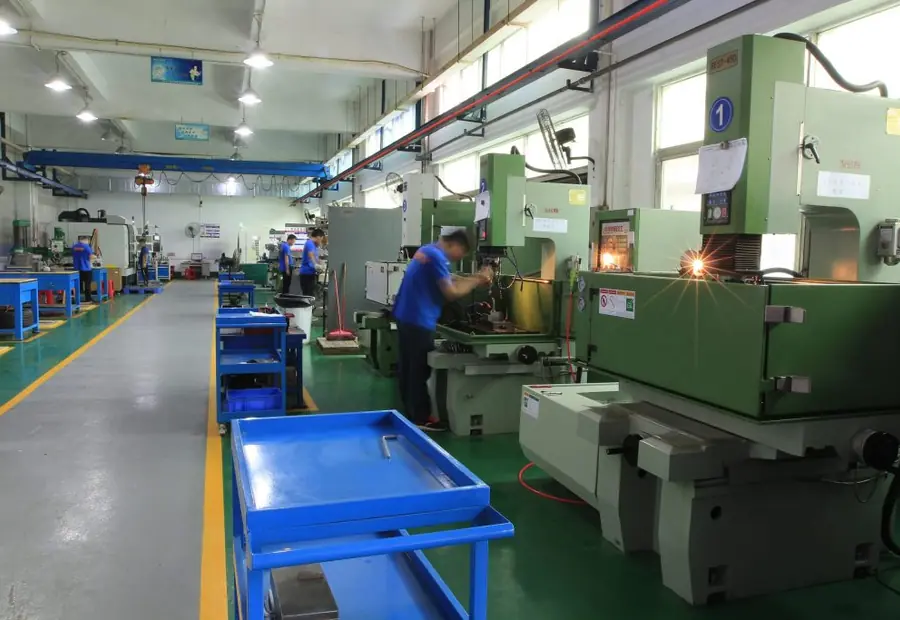 Wire and sinker EDM machines on the GY Machining shop floor